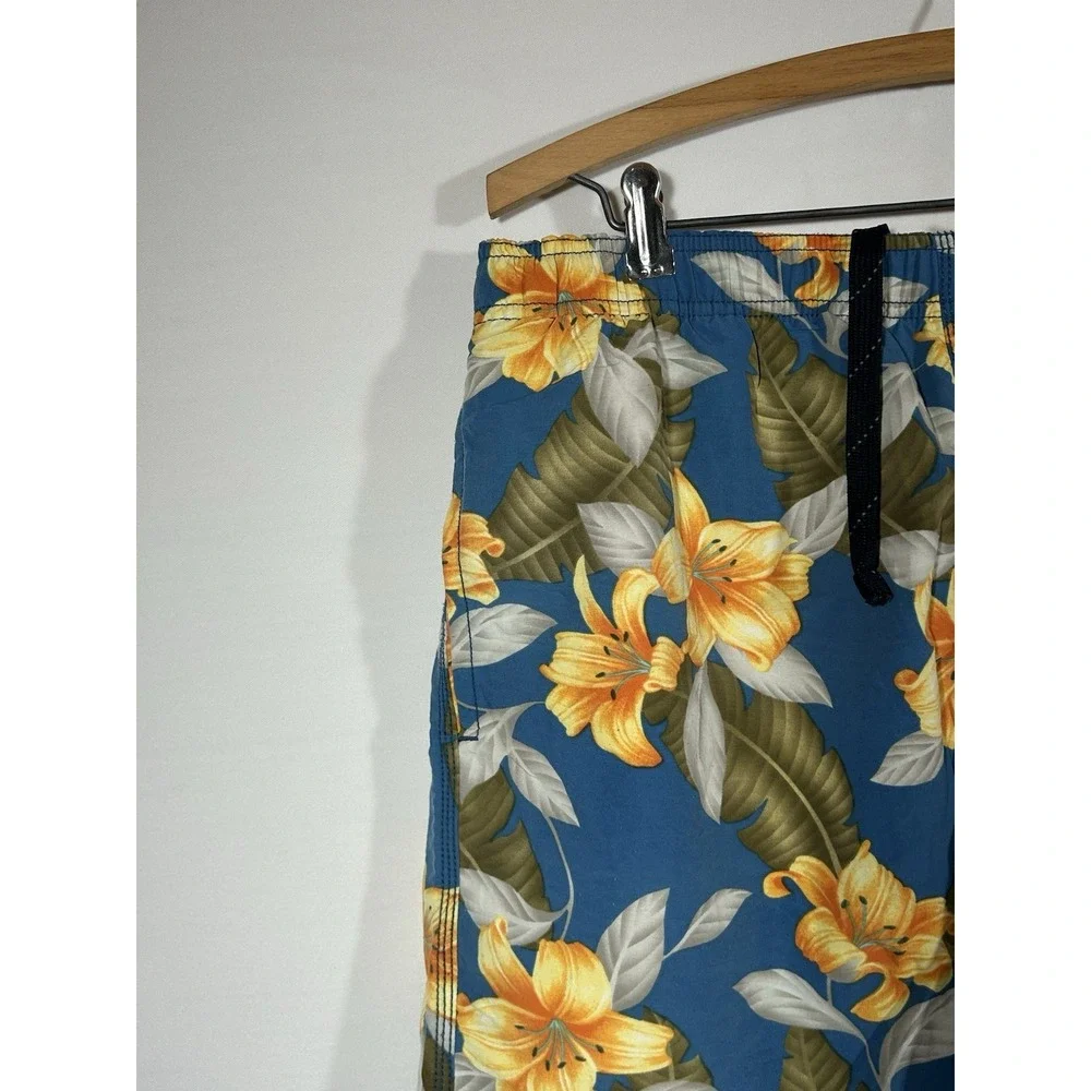 Tommy Bahama Swim Trunks Mens Small Surfboard Coastal Beach Hawaiian Shorts